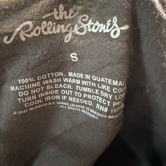 Rolling Stones Vintage Style Tongue Logo Graphic Tee, Gray, Size Small - Picture 4 of 4